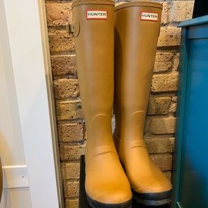 Women's Original Mustard Tall Rain Boots Size 8.5